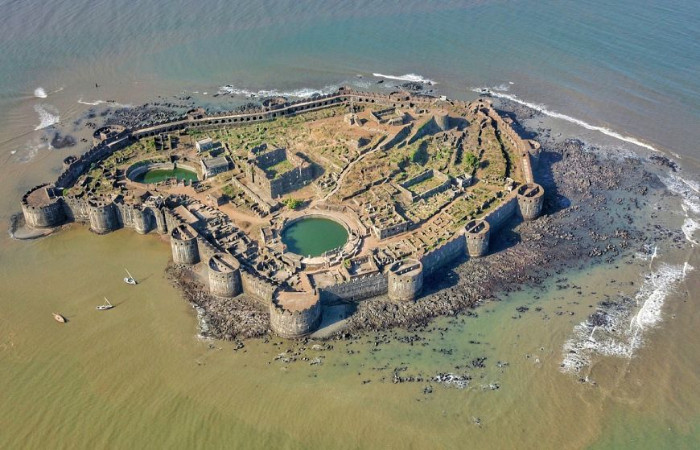 Top 12 Amazing Hill Forts in Maharashtra - Orient Rail Journeys